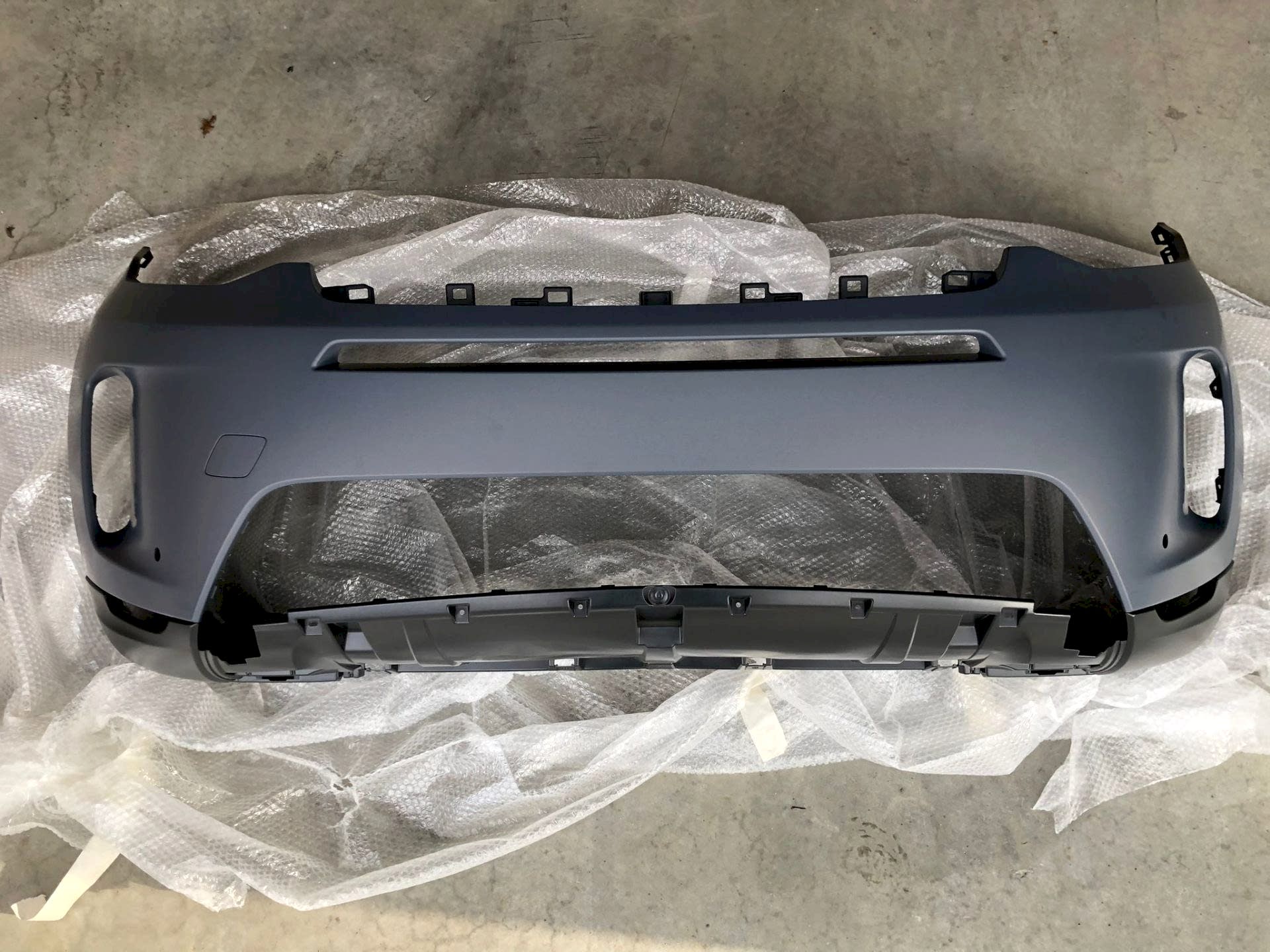 LR127517 Ön Tampon Discovery Sport