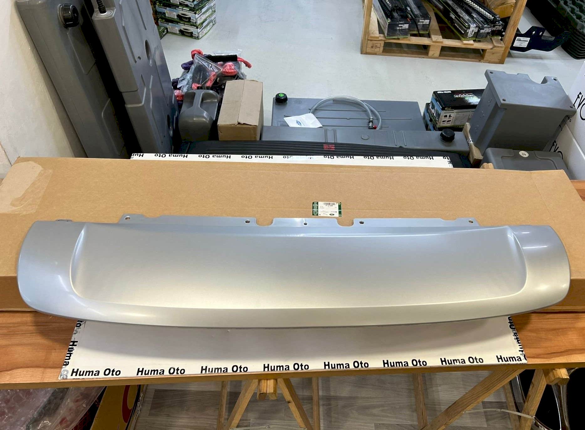 LR127584 Ön Tampon Çeki Kapağı Discovery Sport